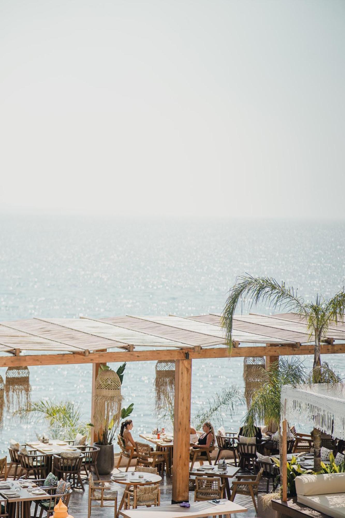 Lost Seaside Hotel Sarande Bagian luar foto