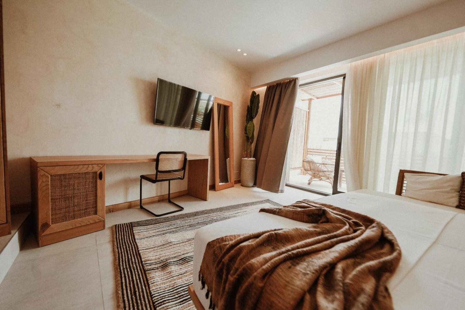 Lost Seaside Hotel Sarande Bagian luar foto