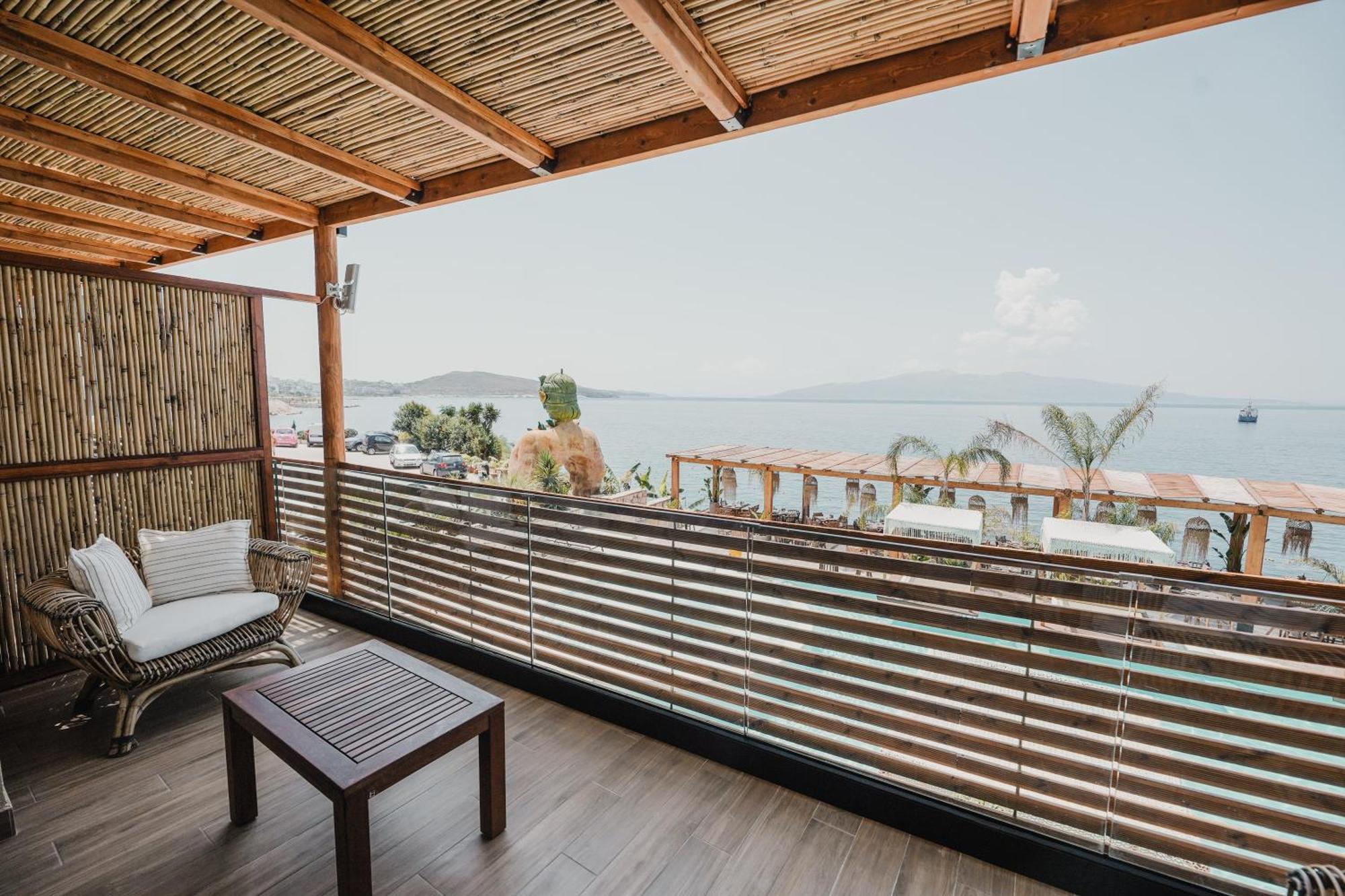 Lost Seaside Hotel Sarande Bagian luar foto