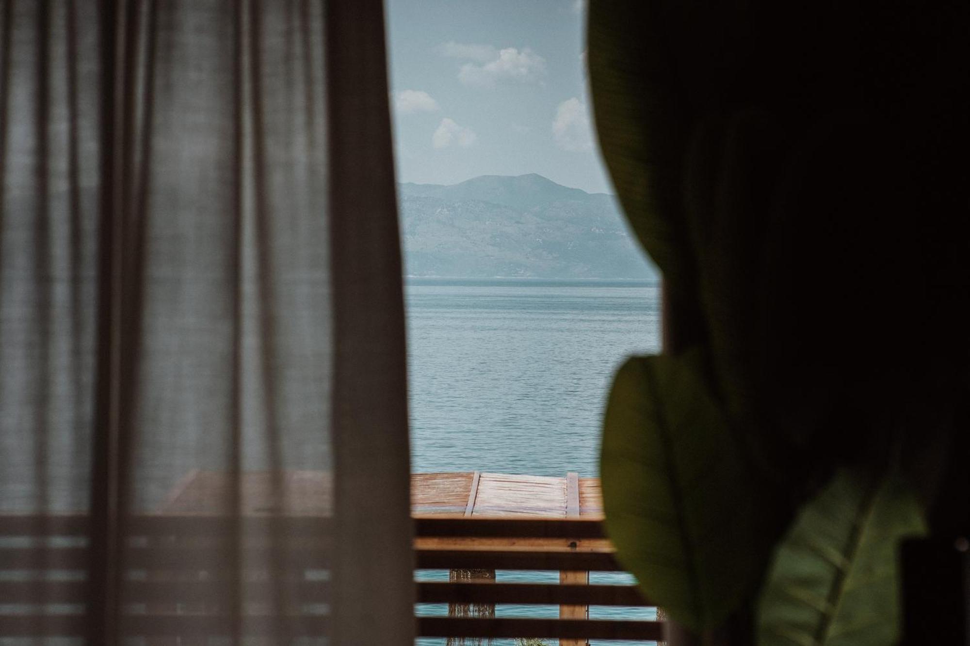 Lost Seaside Hotel Sarande Bagian luar foto